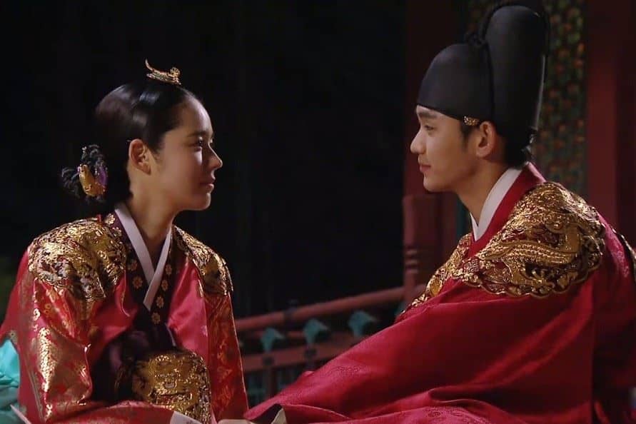 The Moon That Embrace The Sun