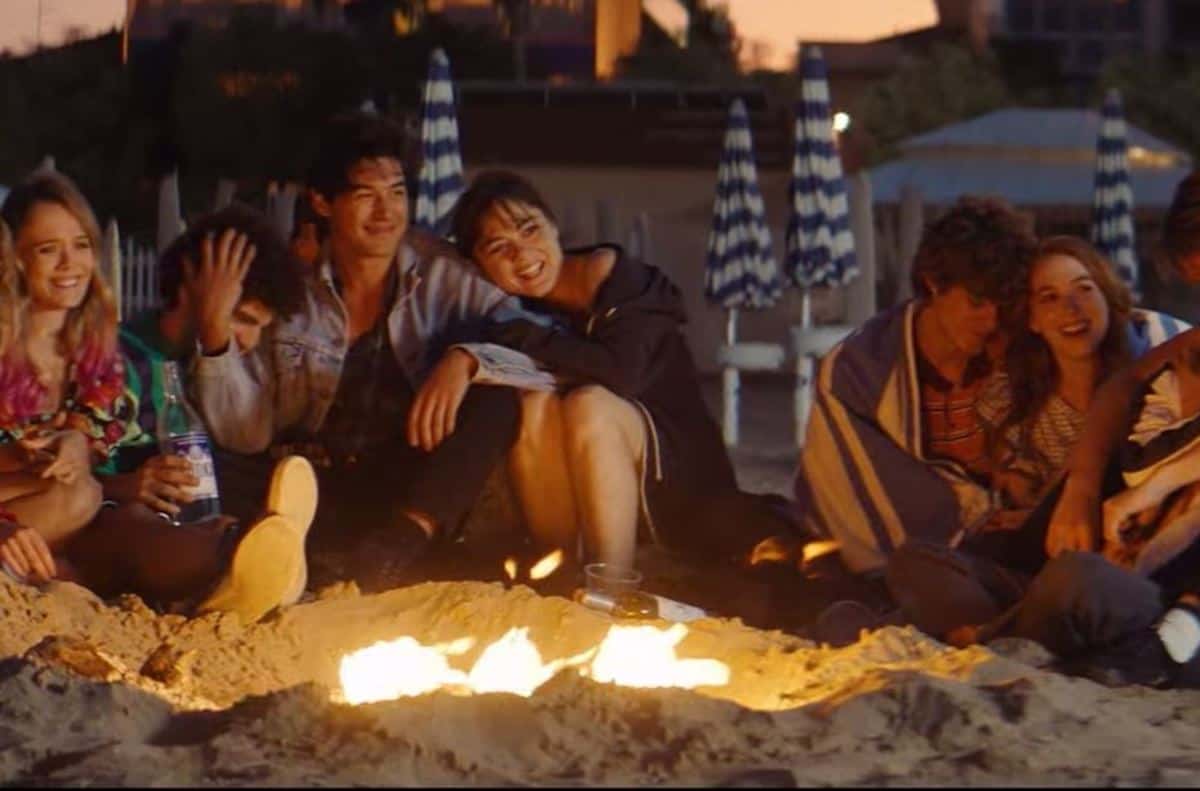 TERLALU BANYAK KISAH CINTA