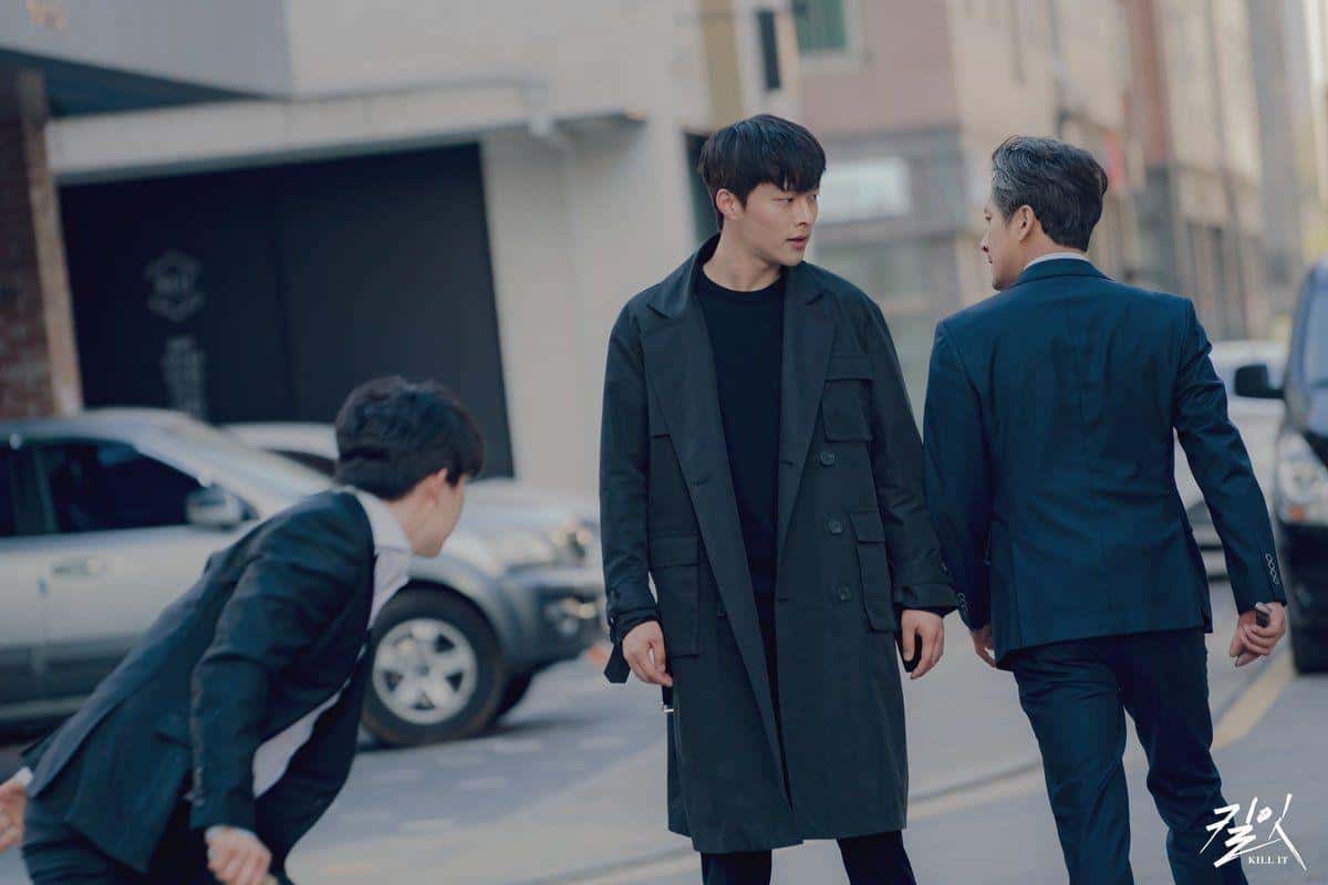 Karakter Tokoh Utama yang Penuh Misteri