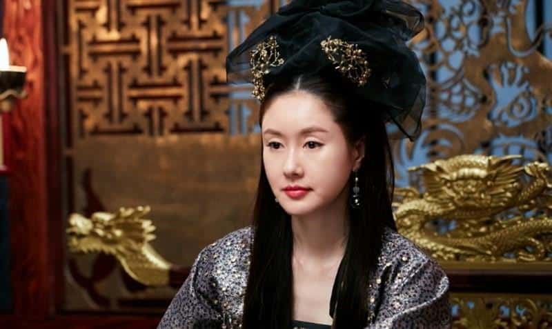 Ratu Jisoo (Kim Jisoo)
