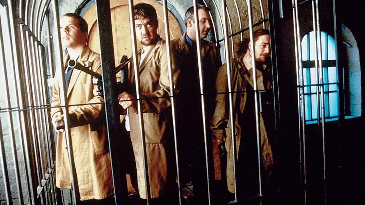 Film Pencurian dengan Gaya Hyperlink Cinema