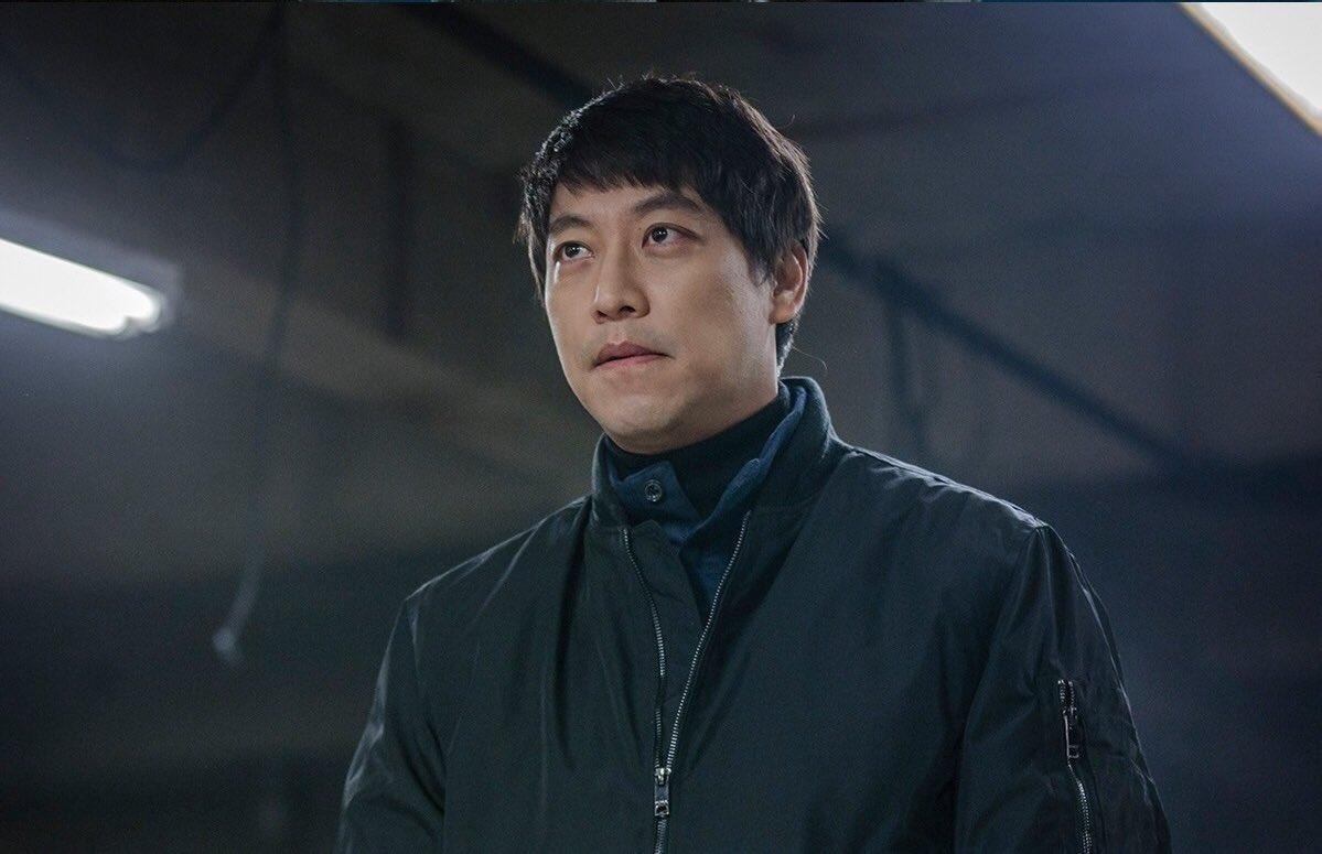 pemain crash landing on you_Oh Man Seok (Cho Cheol Gang)