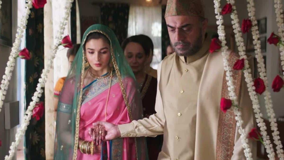 review film raazi_Menantu, Patriot dan Eksploitasi Wanita