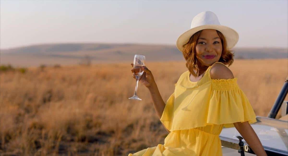 review seriously single_Tontonan Ringan yang Menyegarkan