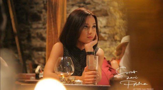 review surat dari praha_Dilengkapi dengan Soundtrack yang Ciamik