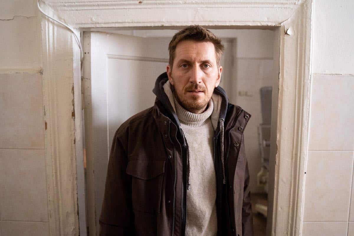 review to the lake_Adaptasi dari Novel