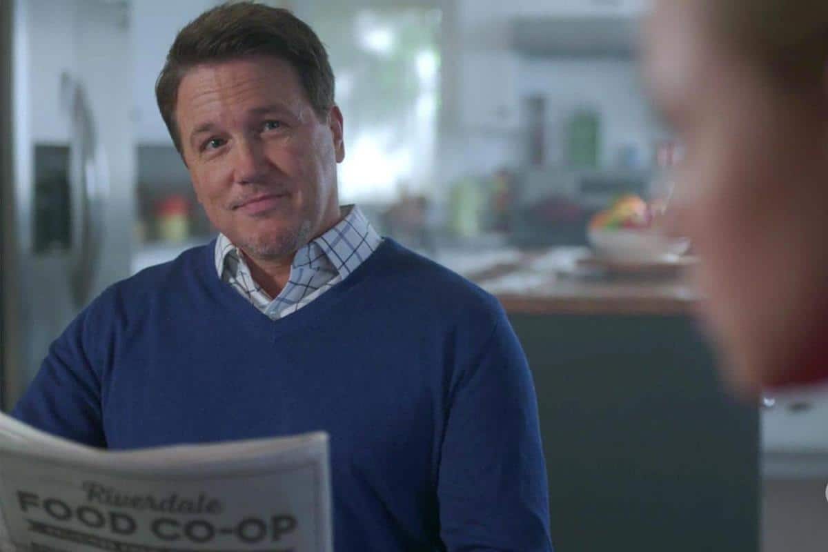 Kenapa Hal Cooper bisa menjadi “The Black Hood”