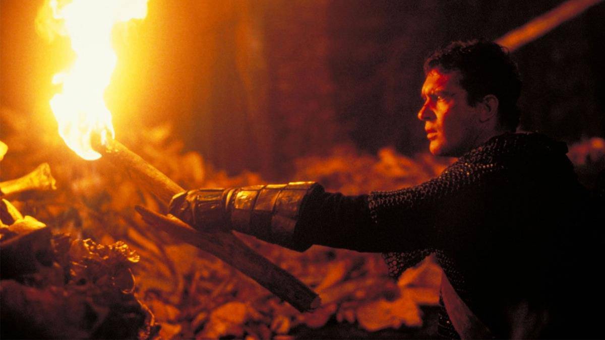 Antonio Banderas sebagai Ibn Fadlan