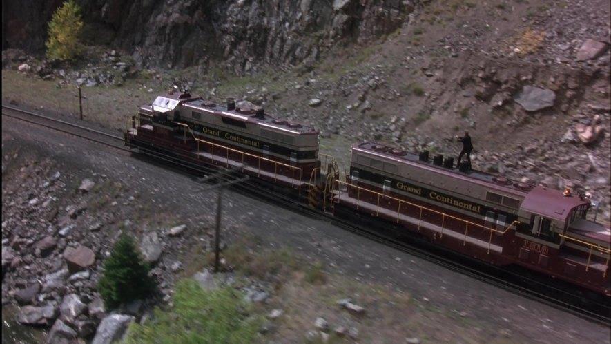 review under siege 2_Plot Hole di Beberapa Bagian