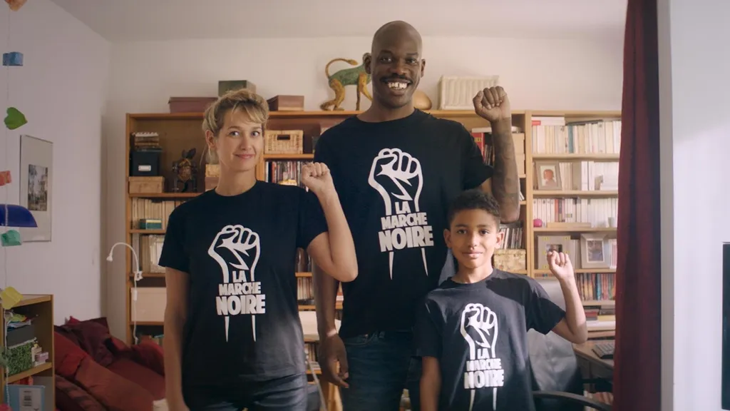 review film the simply black_Komedi Penuh Sindiran_