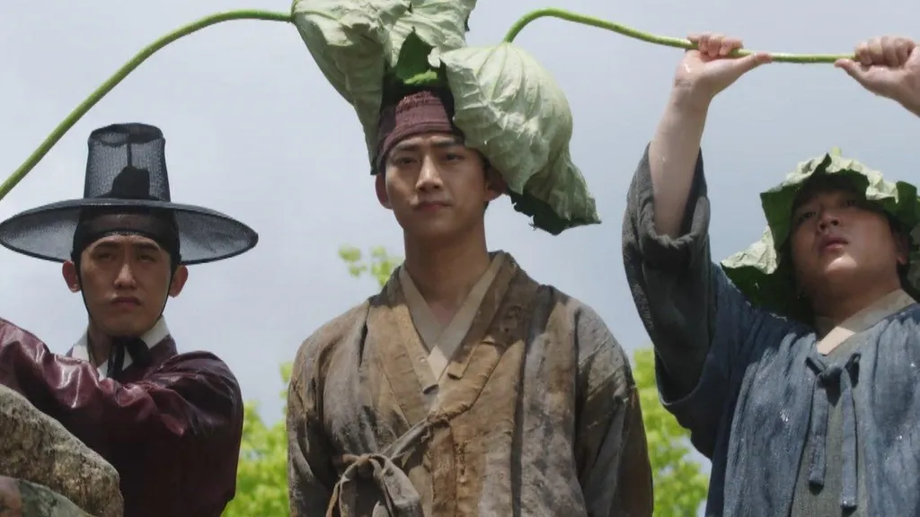 Inspektur Kerajaan dan Dua Pelayannya yang Kocak