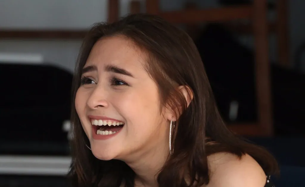 Prilly Latuconsina (Mouretta)