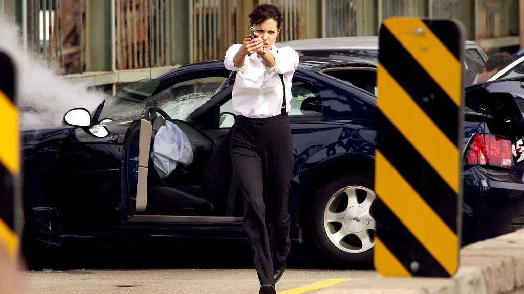 Review Taking Lives_Film Thriller yang Tidak Terlalu Istimewa_