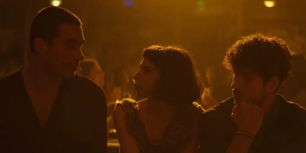 review Still Out of My League_Sinematografi yang Memikat_