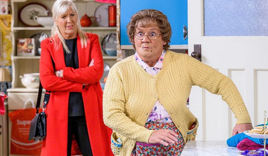 Jennifer Gibney (Cathy Brown)