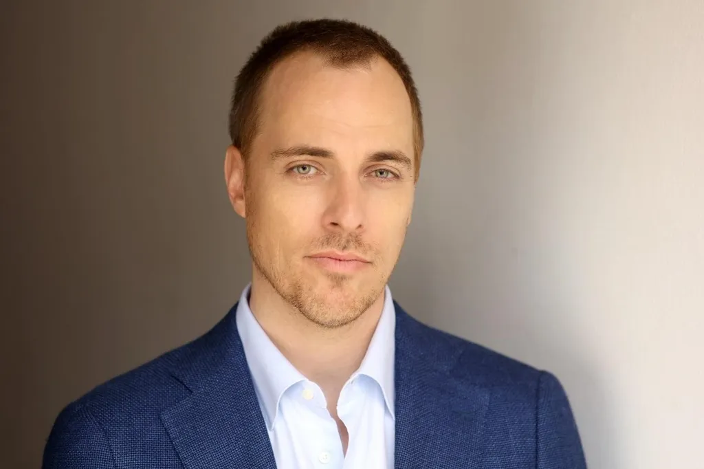 Jordan Whalen (Mike)