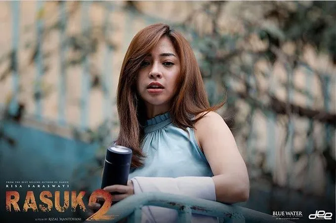 Nikita Willy (Isabella)