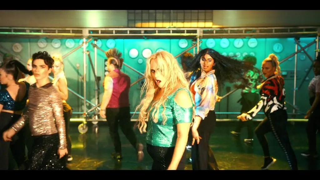 fakta senior year_Penuh Referensi Populer Era 2000an_