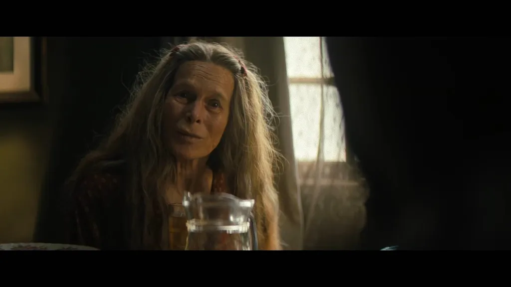Alice Krige (Virginia “Ginny” McCumber)