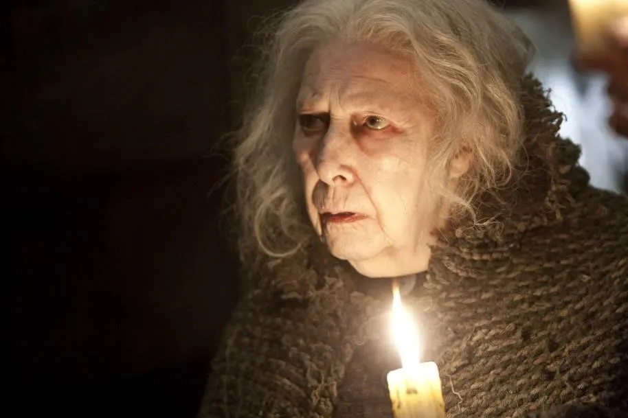 Bathilda Bagshot adalah Bibi Buyut Grindelwald