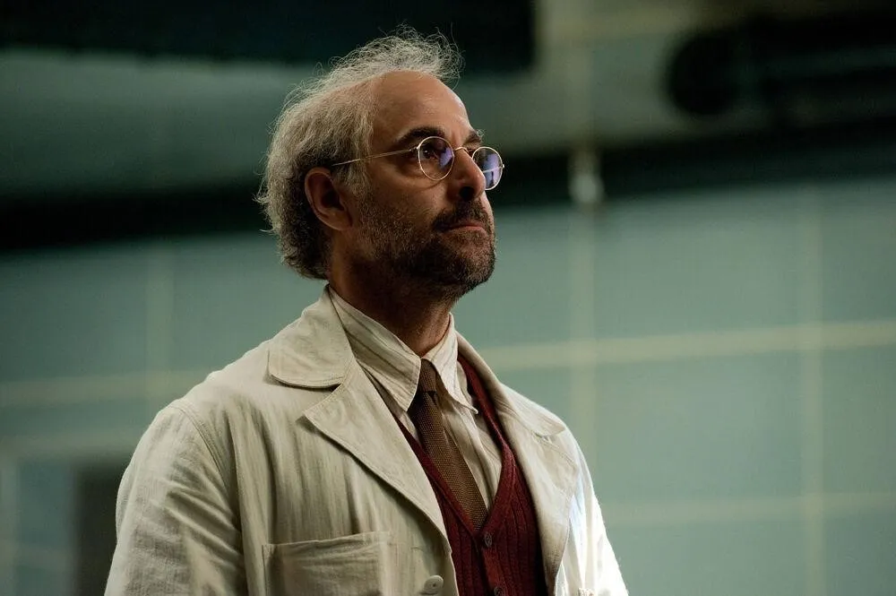 Dr. Abraham Erskine (Stanley Tucci)