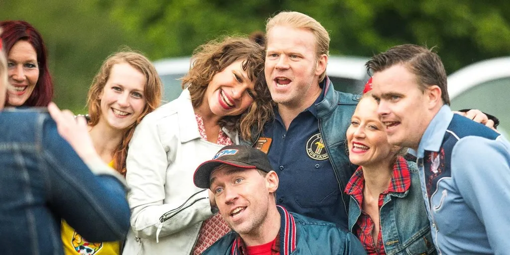 Menghadirkan Pemeran dari Tiga Negara