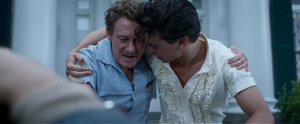 Vernon (Richard Roxburgh)