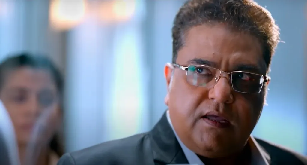 Azaad Khan (Zakir Hussain)