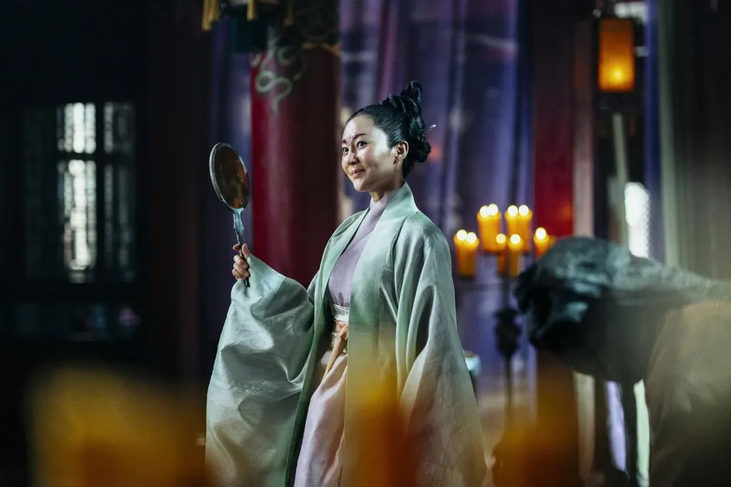 Heuk Seol (Yum Jung Ah)