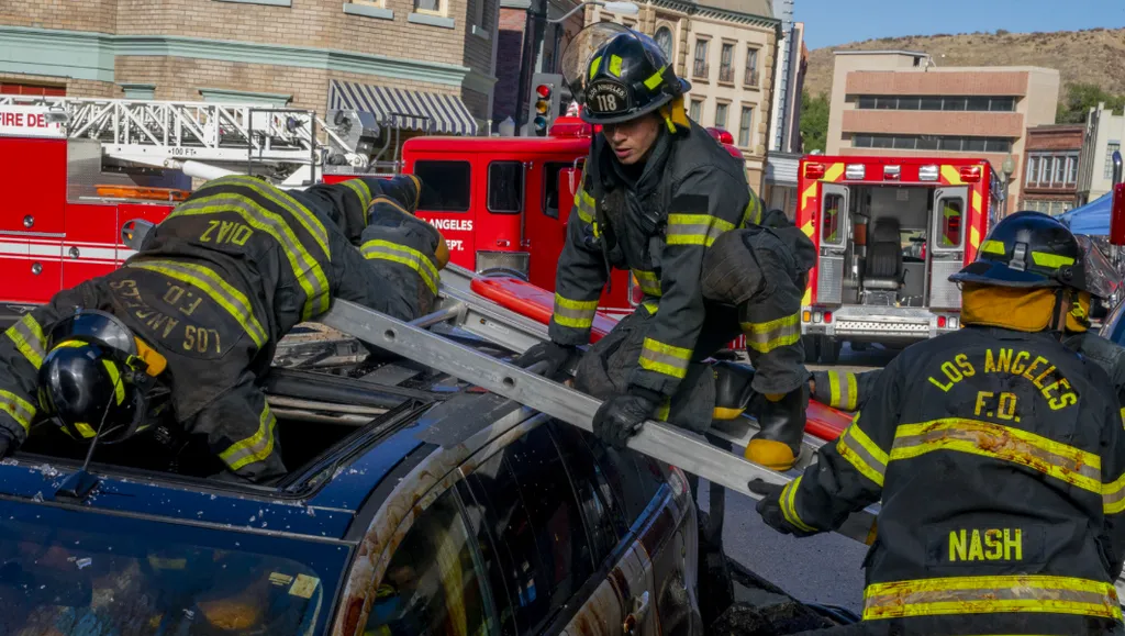 911 Season 5_Episode 9 (Copy)