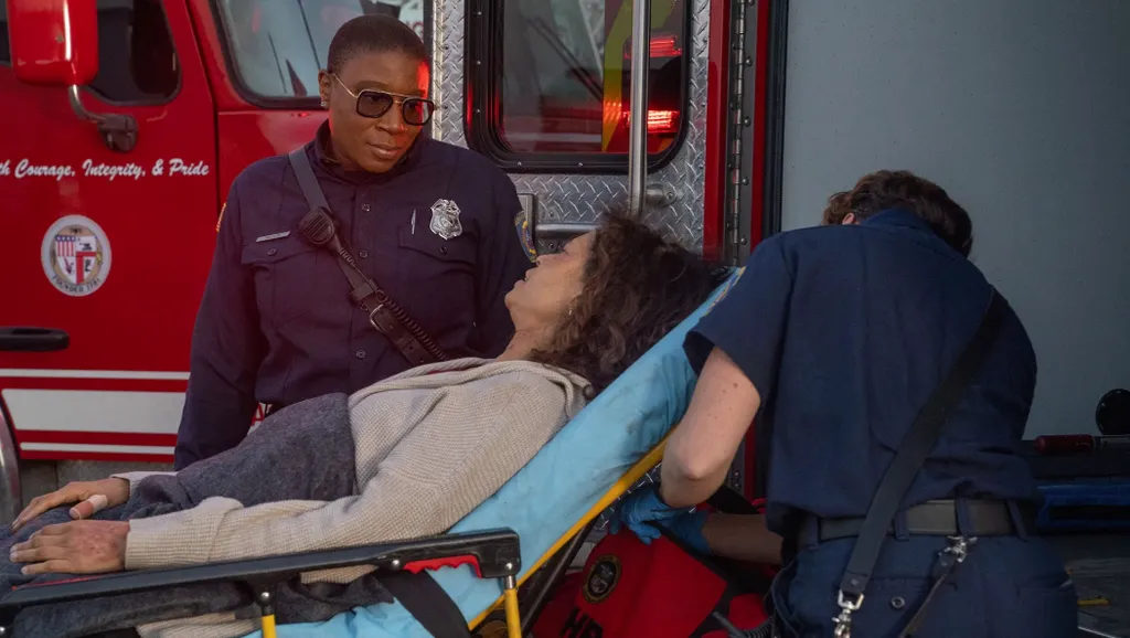 911 Season 5_Episode 13 (Copy)