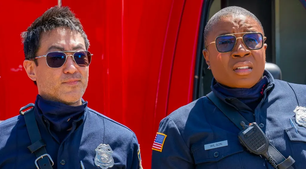 911 Season 5_Hen & Howie (Copy)