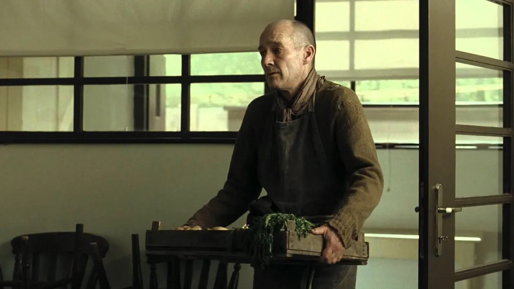 Menuai Kritikan dari Para Ahli Sejarah