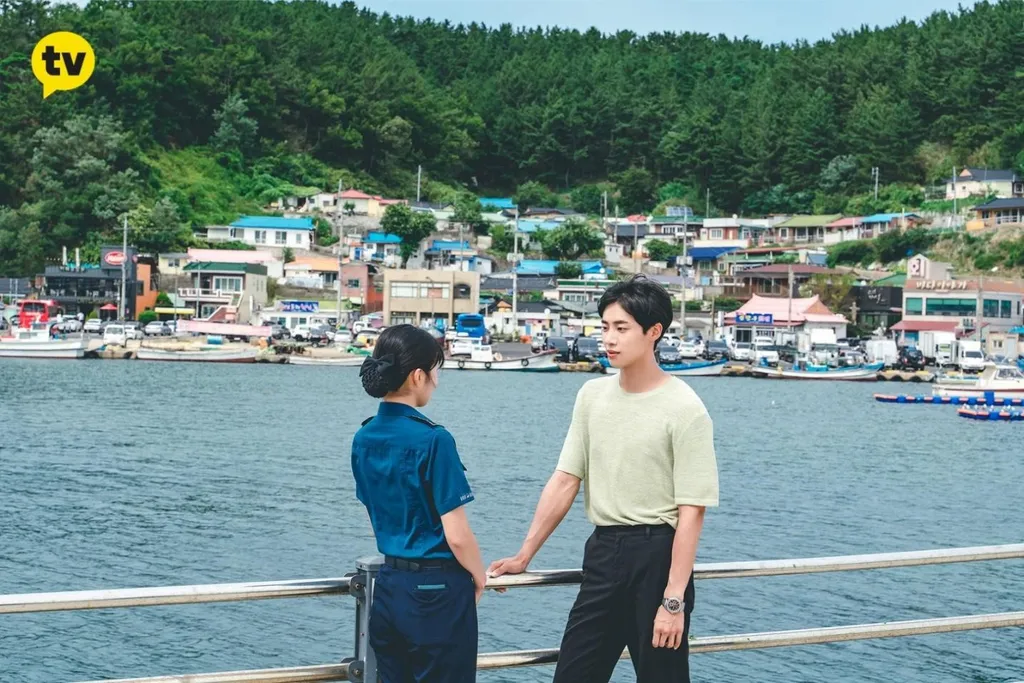 Review Once Upon a Small Town__Mengingatkan pada Hometown Cha Cha Cha_