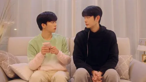 Ever since his parents passed away, Hae Bom has been living in Tae Sung's house. And now, being a 12th grader, he enters the same class as Tae Sung, which makes the whole situation way more awkward. Living together 24/7, Tae Sung and Hae Bom's relationship is bound to change