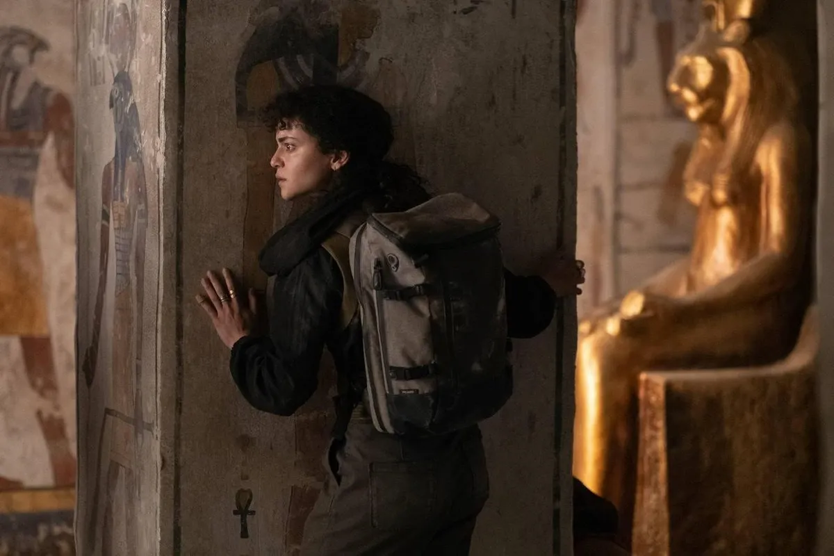 fakta scarlet scarb_Ahli Arkeologi dengan Jiwa Petualang yang Tinggi_