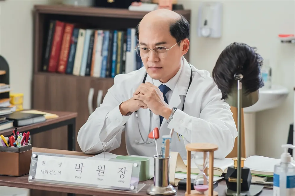 Lee Seo Jin_Dr. Park's Clinic (Copy)